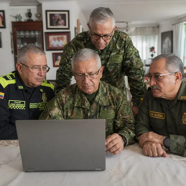 Bono pensional militares y policías 1 Bono pensional para militares y policias en Colombia siendo consultado por uniformados para recuperación técnica administrativa.